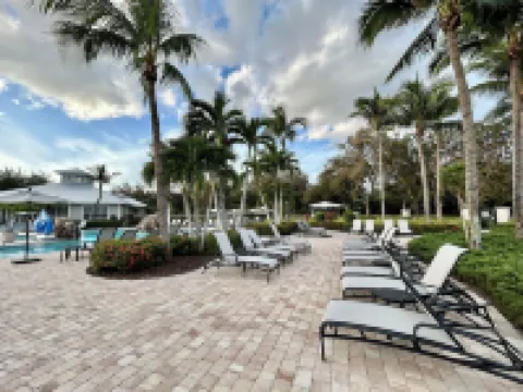 Naples Deal! Free Golf Round May 15th-OCT 15th Included!