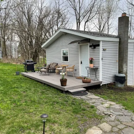 Country Cottage with beautiful views and easy access to Catskills activities.