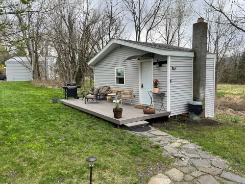 Country Cottage with beautiful views and easy access to Catskills activities.