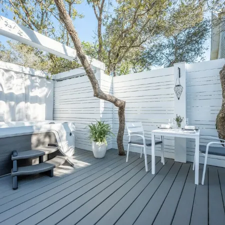 Romantic New Home for 2-Private Hot Tub/ Secluded Patio-260 Steps to Beach-Bikes
