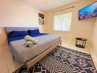 BBQ Games, King Beds, Private Yard Hotels in Seminole