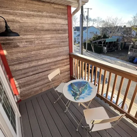 Upscale Downtown Suite in Lewes