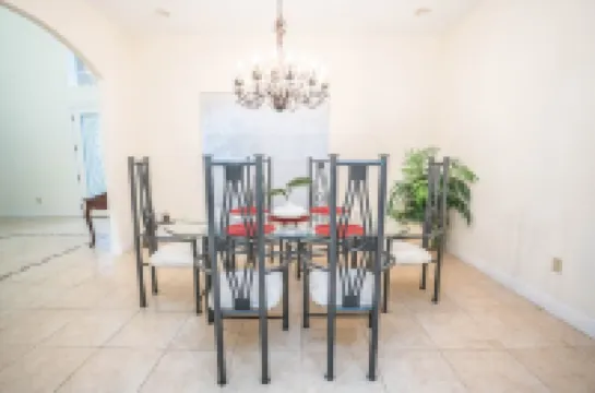 Spacious Luxurious 6Br Villa 3 King Master Br 1 Queen Br, 3BT Pet-Friendly