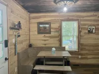 Private 14 acre Creek side Cabin and close to Lake
