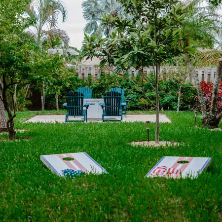 THE TURTLE, Brand New Heated Pool, 10 minutes to Downtown Naples, 5th Ave. Beach