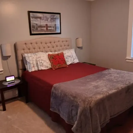 PROMO 10% WEEKLY/20% MONTHLYPet Friendly on Forrest, Small fenced area for pets