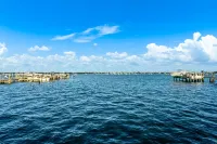 Luxury condo with stunning intracoastal water views, near downtown West Palm Bch