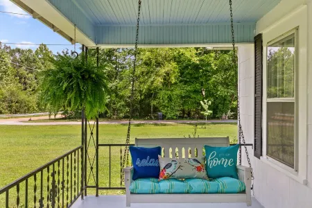 Genevieve's Cottage! Totally Renovated with all the Charm! Отели в г. Hixson