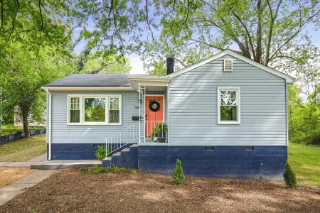 Bugalow near Airport - Private Yard, Close to City