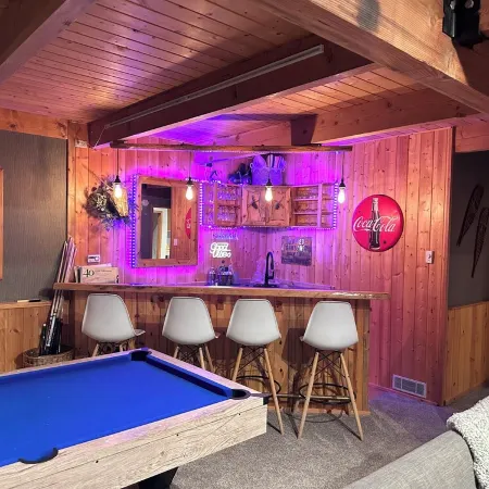 Hot tub,pool table,xc/downhill ski,near-Stevens Pass,Leavenworth,Lake Wenatchee