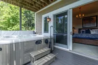 Beautiful Lake Glenville Mountain Getaway