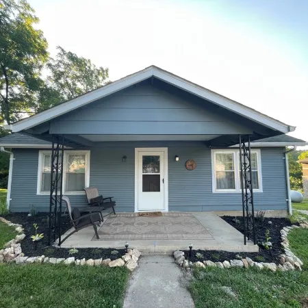 Adorable, Cozy Home in the Ozark Scenic Riverways Ready for a Weekend Get-a-Away