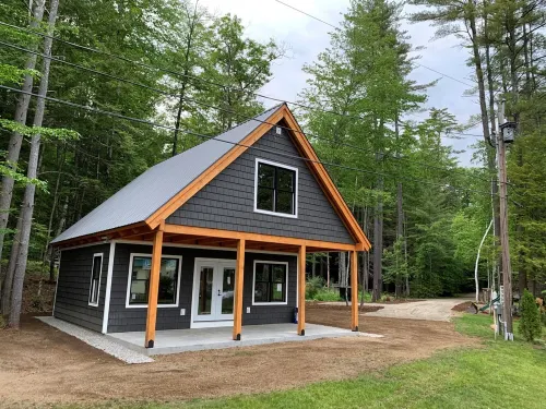 Waterfront Lake Winnisquam House, Guest House & Barn Game Rm, Sleeps 16 w/ Beach