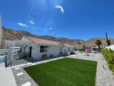 -NEW-Eclectic house Palm Springs-San Jacinto Mtn views, saltwater pool- sleeps 8 Các khách sạn gần Forever Marilyn