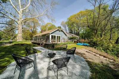 Charming Riverfront Retreat – Wineries, Kayaking & Gotl