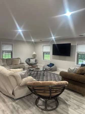 Cozy 2bedroom second floor apartment close to Lycoming College and PCT, WiFi ac