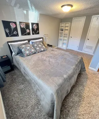 Affordable Long-Term Work or Study Rental  호텔
