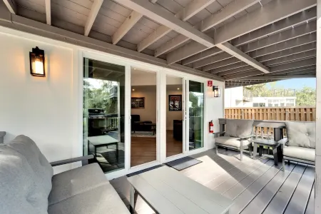 The Hideaway - 3 Bed / 3.5 Bath on water in Tampa Bay