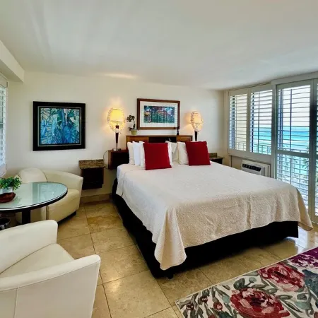 Impeccable Penthouse - Ocean & Diamondhead Views