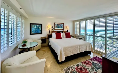 Impeccable Penthouse - Ocean & Diamondhead Views - Bungalows