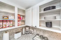 ☀ Luxury Family Vacation! Mini Golf - Heated Pool and Spa - RV Parking Hotels near Boulder City Dry Lake Bed