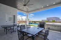 Miami Style Pool House