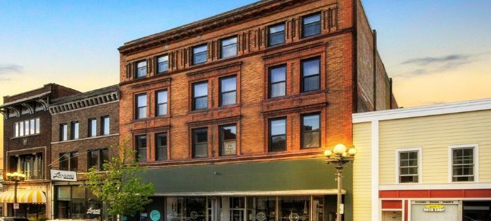 Historic Downtown Top Floor 2BR Apartment ラ・クロスのホテル