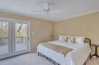 3 Ridges Vista. Stunning mountain views, renovated home, 2 mins to ski slopes