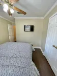 Beautiful fully furnished lakefront house