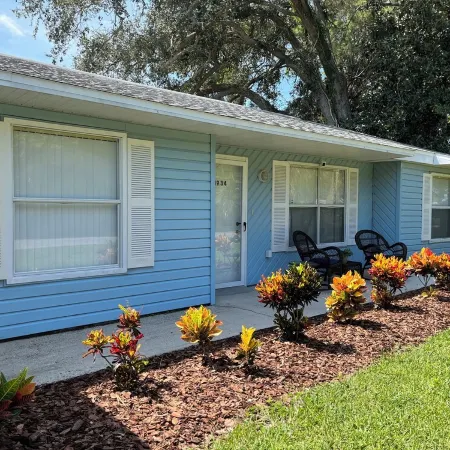 Snowbird Special-Large Comfy Stay Pets Welcome w/Parking Trailers/Bikes/Boats