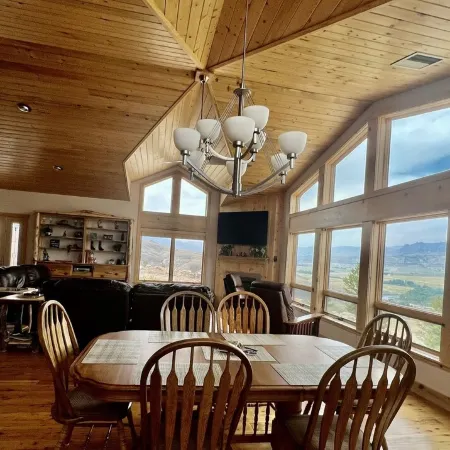 Experience the Magic of Wapiti Valley in Luxury. Stunning Views-East Yellowstone