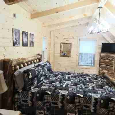 Cozy cabin with hot tub and fire pit in the heart of hocking hills Rooms
