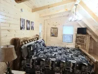 Cozy cabin with hot tub and fire pit in the heart of hocking hills
