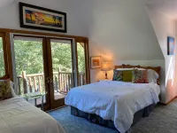 Perfect Grand Marais Get-Away! Pictured Rocks, snowmobile trails, beaches, etc