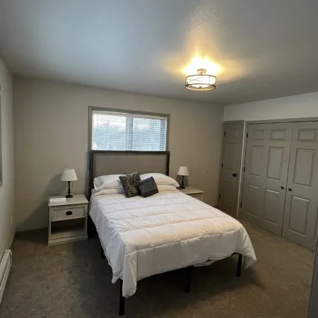 Top Floor Lakefront Condo with Mountain Views!