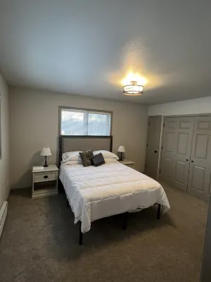 Top Floor Lakefront Condo with Mountain Views!