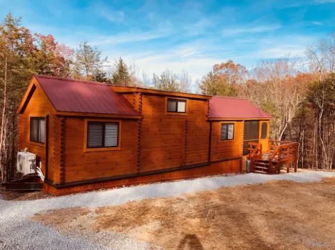 Luxury Tiny-House in the Woods with Private Finnish Sauna at Watts Bar Lake!