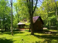 Little house in the woods but only 5 minutes from town! - 3-Star