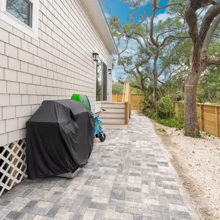 Vilano Beach Vacation Stop. 2 masters, Private Heated pool, Steps to the Beach!
