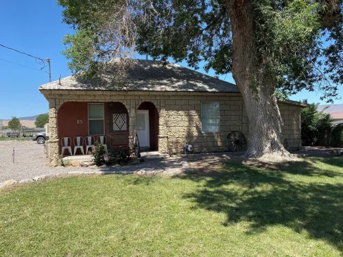 Granny’s House - 100 year old cabin revived as your perfect vacation home.