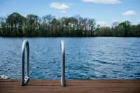 Charming Home, Main Lake, Great Views, Sunsets, Lake Gaston Hotels in Bracey