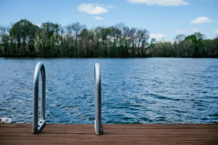 Charming Home, Main Lake, Great Views, Sunsets, Lake Gaston