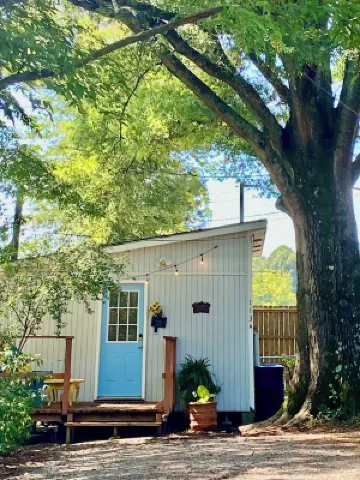 Entire Cottage - Starkville - Conveniently Located