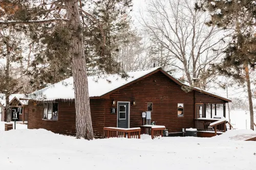 2 Bedroom Lakefront Cabin on Crosslake w/ New Barrel Sauna