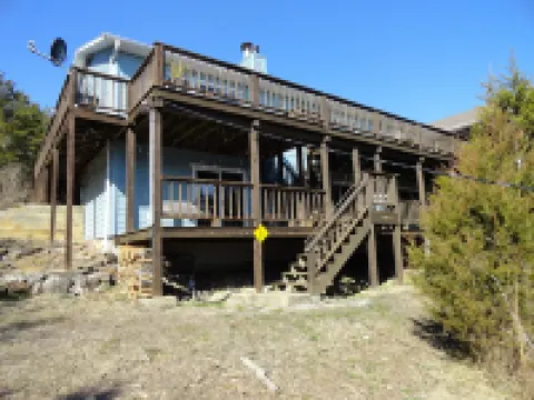 Owls Nest-Lakefront-Private Wooded Setting Sleeps 16