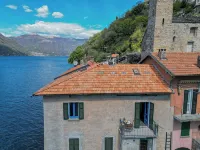 Deriva Apartment on Careno's Beach by Rent All Como Hotels in Nesso