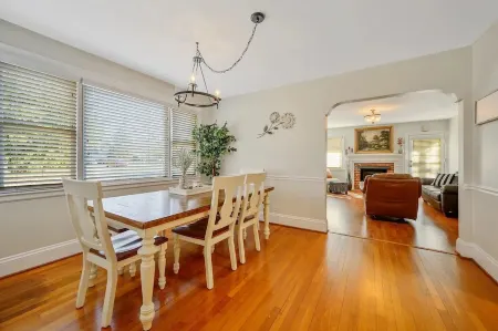 Center Street Retreat - One Block from Downtown Apex