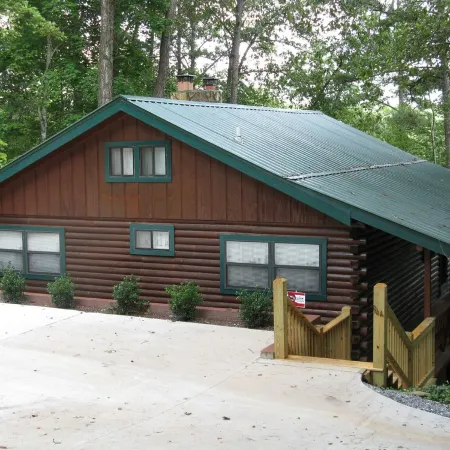CABIN FEVER ON LAKE  NOTTLEY WITH DOCK