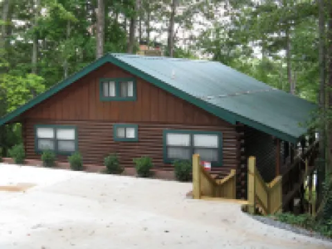 CABIN FEVER ON LAKE  NOTTLEY WITH DOCK