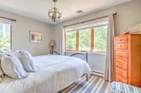 Live on the Water: Dock, Beach, Boat, Kayak & Fish Hotels in North Sea